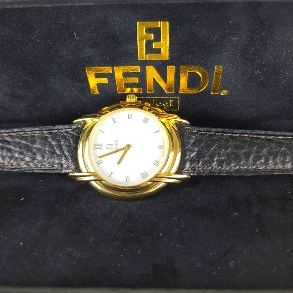 FENDI OROLOGI 300G WATCH - Picture 5 of 12